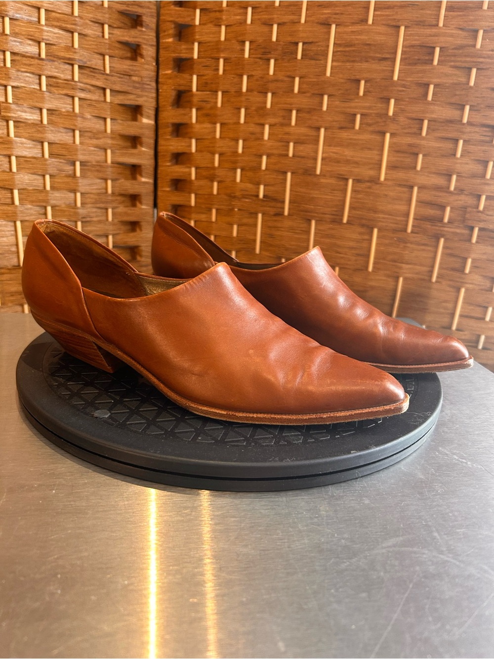 Via Spiga Italy Brown Leather Almond Point Low Heel Pumps Women’s 8B